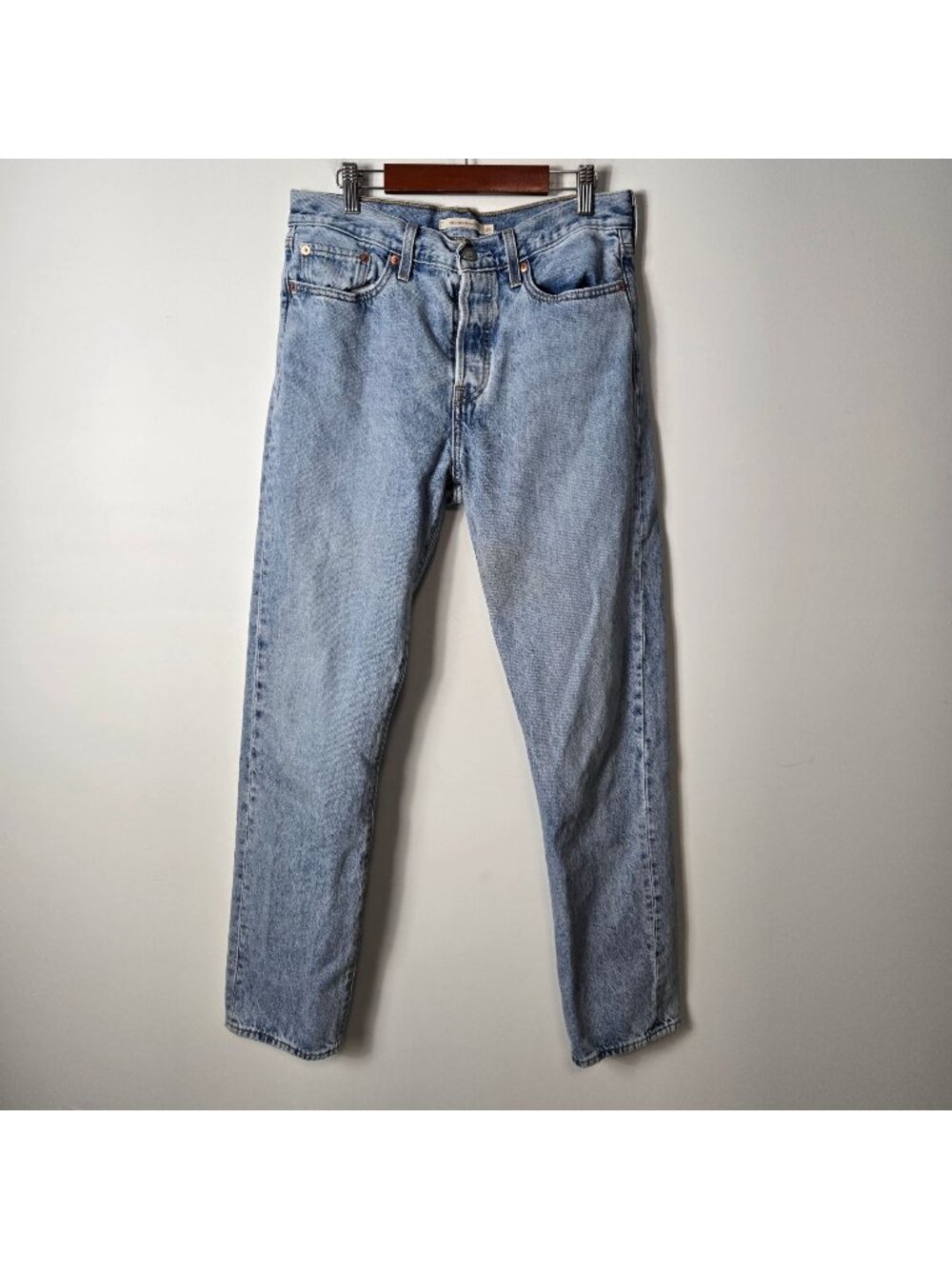 Levi's Size 28 Wedgie Straight Leg Light Washed  Button-Fly Jeans Women's